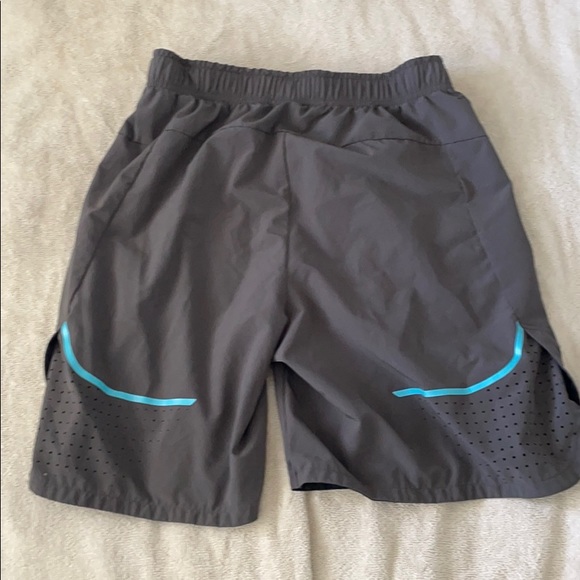Nike medium Dri-Fit athletic short - Picture 3 of 3